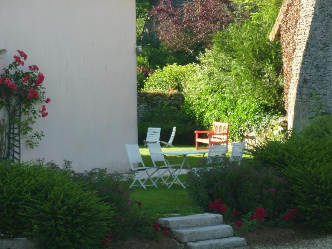 Ferme Du Pigeonnier Bed & Breakfast Montceau-et-Echarnant Exterior photo